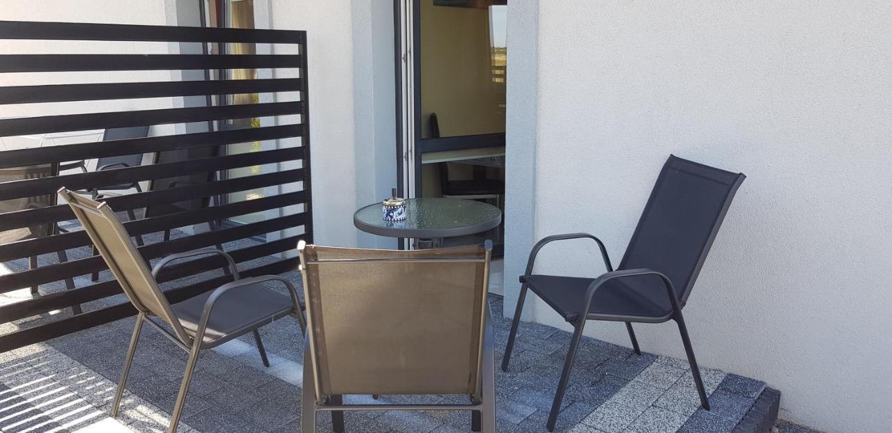 Apartamenty Maja -Pokoje - Domy Wakacyjne -Basen Podgrzewany -Jacuzzi - Sauna Łeba Exterior foto